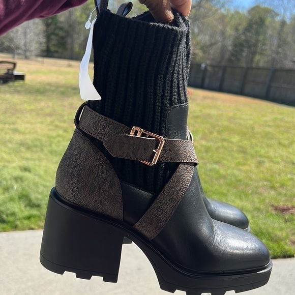 Michael Michael Kors
Keisha 75mm sock boots - Picture 3 of 5